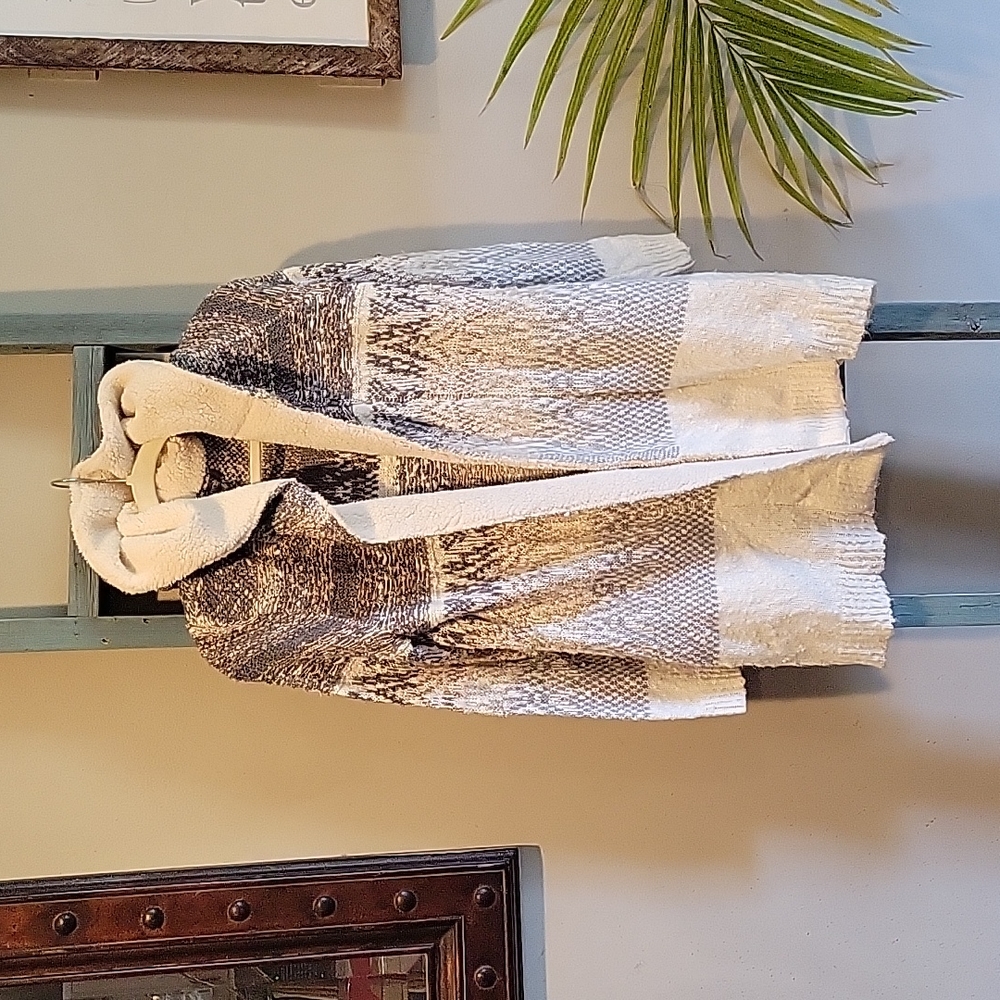 Sweater with hood